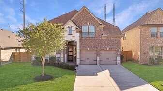 2736 Ahnya Ln in League City, TX - Building Photo