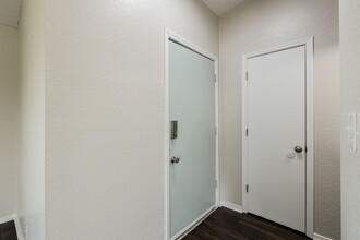 8201 N 116th E Ave in Owasso, OK - Foto de edificio - Building Photo