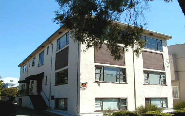 526 31st St in Oakland, CA - Building Photo