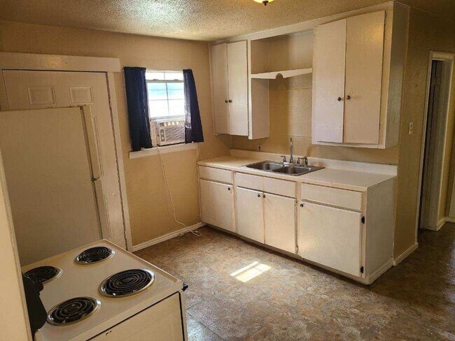 2808-2810 Stuart Dr in Fort Worth, TX - Building Photo - Building Photo