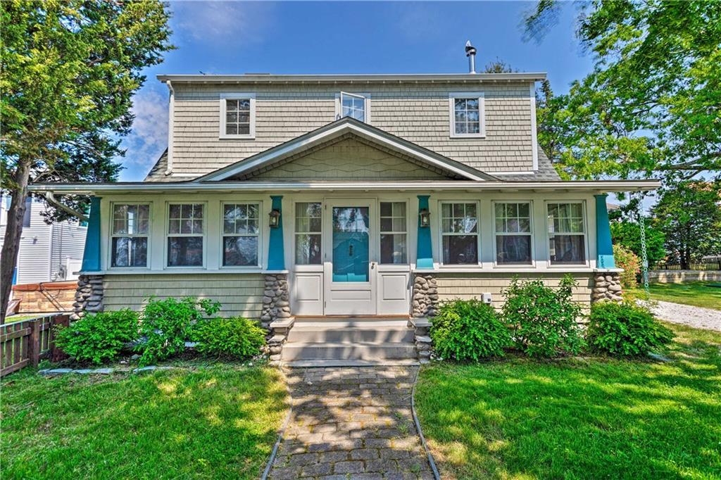 129 Dighton Ave in Portsmouth, RI - Building Photo
