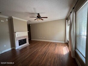 4464 Highland Rd in Baton Rouge, LA - Building Photo - Building Photo