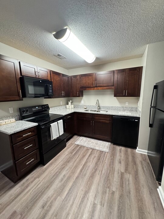 Alamance Reserve in Burlington, NC - Building Photo