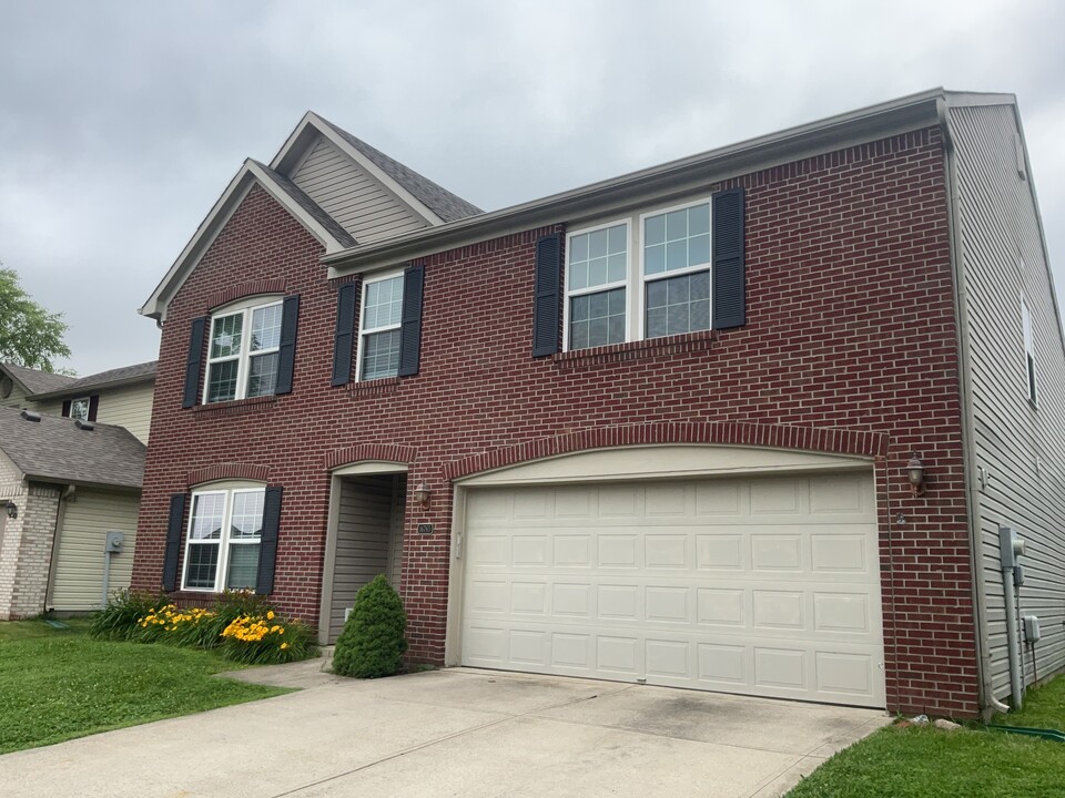 16765 Yeoman Way in Westfield, IN - Building Photo