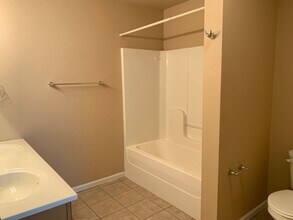 105 Edna St in Waynesville, MO - Building Photo - Building Photo