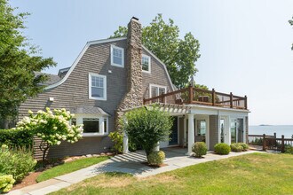 55 Shore Rd in Clinton, CT - Building Photo - Building Photo