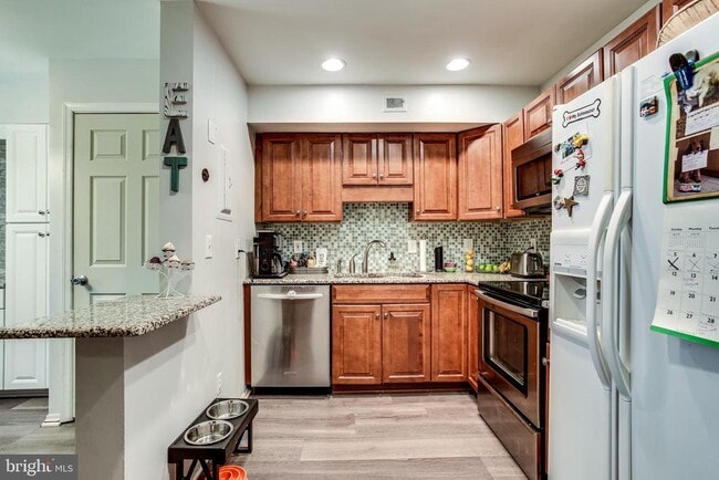 property at 546 Azalea Dr