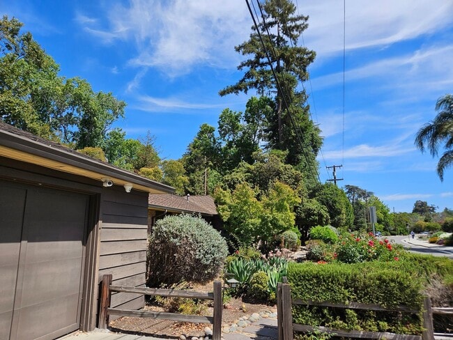 120 Arroyo Way in San Jose, CA - Building Photo - Building Photo