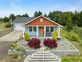 198 Clover St NW in Ocean Shores, WA - Building Photo