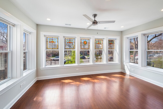 4634 N Dover St, Unit 3S in Chicago, IL - Foto de edificio - Building Photo