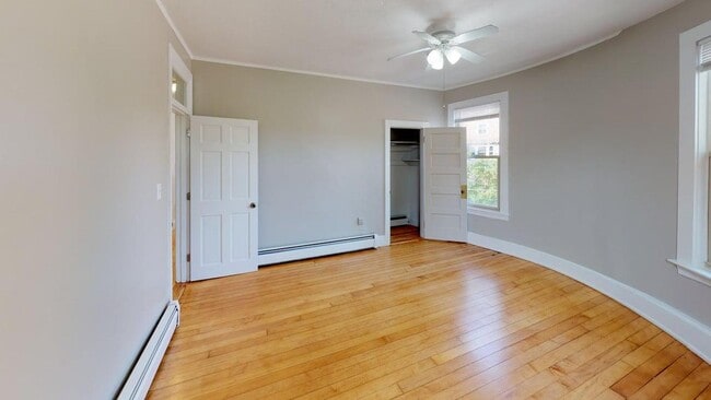 1729 Commonwealth Ave in Boston, MA - Foto de edificio - Building Photo