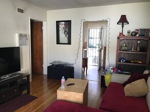 6951 Kittyhawk Ave, Unit 6951 in Los Angeles, CA - Foto de edificio - Building Photo