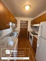 554 E Slifer St, Unit 10 in Portage, WI - Building Photo