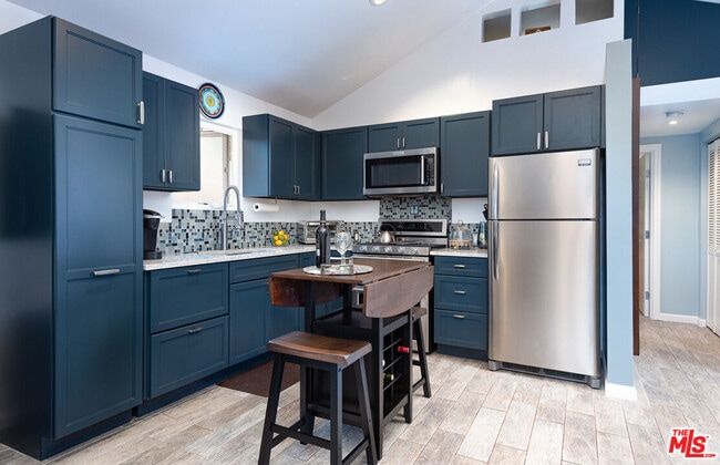 8308 Flight Ave in Los Angeles, CA - Building Photo - Building Photo