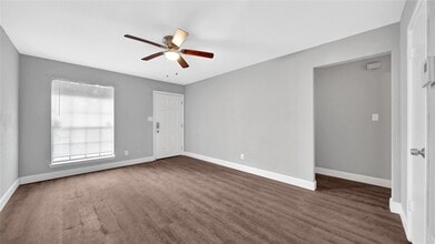 4819 Hannas Reef Dr in Bacliff, TX - Building Photo - Building Photo