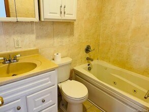 151-39-151-18 18th Ave, Unit First Floor in Queens, NY - Building Photo - Building Photo
