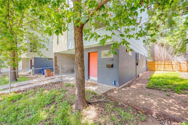 property at 712 E 45th St