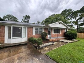 3812 Melody Cir NE in Huntsville, AL - Building Photo