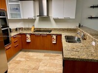 170 SE 14th St, Unit 2207 in Miami, FL - Building Photo - Building Photo