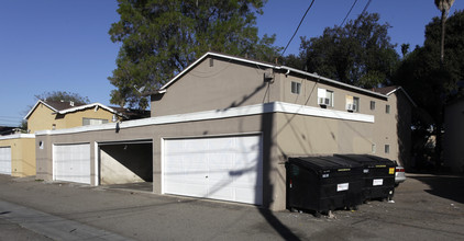 1100 W Porter Ave in Fullerton, CA - Building Photo - Building Photo