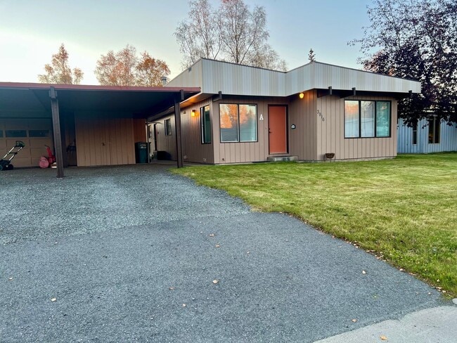 3916 E Turnagain Blvd in Anchorage, AK - Foto de edificio - Building Photo