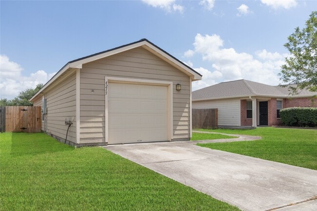 4215 Medina River Loop in Spring, TX - Building Photo - Building Photo