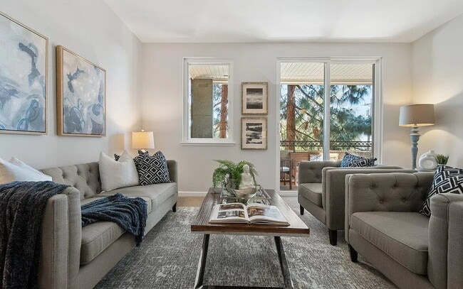 property at 401 S Norfolk St
