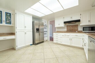 6415 Lochmoor Dr in San Diego, CA - Building Photo - Building Photo