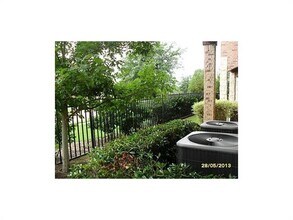 1550 Biltmore Ln in Irving, TX - Building Photo - Building Photo