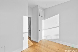 221 E 10th St in New York, NY - Building Photo - Building Photo