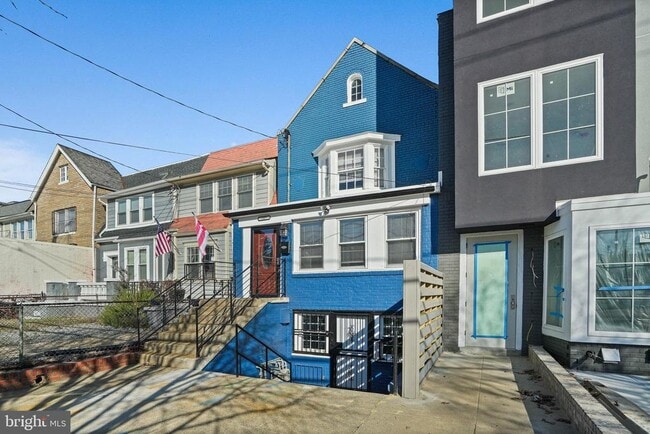 property at 207 Kennedy St NW