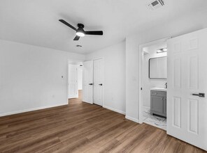 4811 NW Lindy Ave in Lawton, OK - Foto de edificio - Building Photo