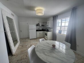 1526 Pennsylvania Ave in Miami Beach, FL - Building Photo - Building Photo