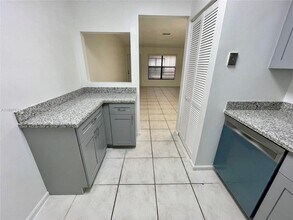 10992 Royal Palm Blvd in Coral Springs, FL - Building Photo - Building Photo