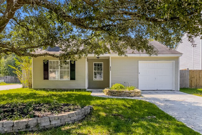 property at 8203 Quail Hollow Ct