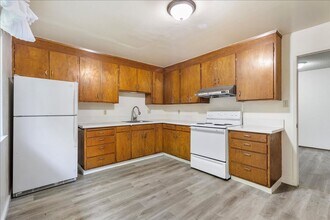 3061 Kansas St in Oakland, CA - Building Photo - Building Photo