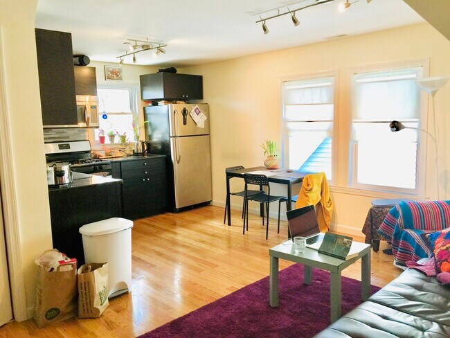 54 Beacon St, Unit 3 in Somerville, MA - Building Photo - Building Photo