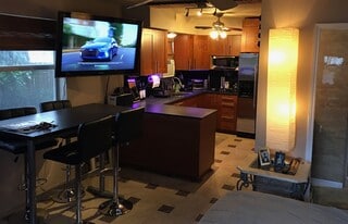 1701 Hayes St, Unit 4 in Hollywood, FL - Building Photo