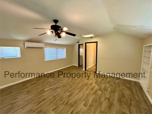 107 Plymouth Ave in Bakersfield, CA - Building Photo - Building Photo