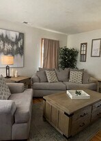 42 Booth Rd in Trenton, TN - Building Photo