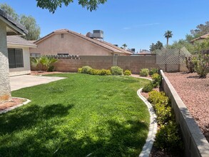 2861 Marathon Dr in Henderson, NV - Building Photo - Building Photo