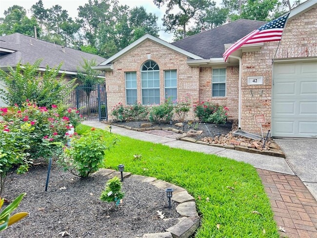 property at 42 W Foxbriar Forest Cir