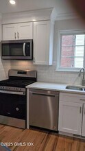 82 Cos Cob Ave in Greenwich, CT - Building Photo - Building Photo
