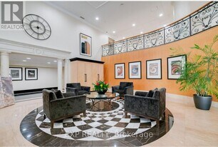 10 Delisle Ave in Toronto, ON - Building Photo