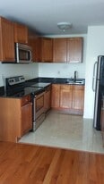1511 Pembroke St, Unit 1 in Bridgeport, CT - Building Photo