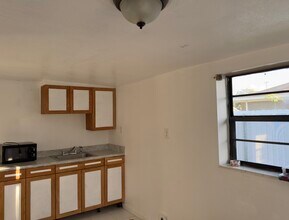 11935 SW 185th Ter, Unit Apt in Miami, FL - Building Photo - Building Photo