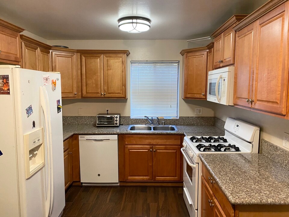 2852 Rosanna St, Unit 3 in Los Angeles, CA - Building Photo