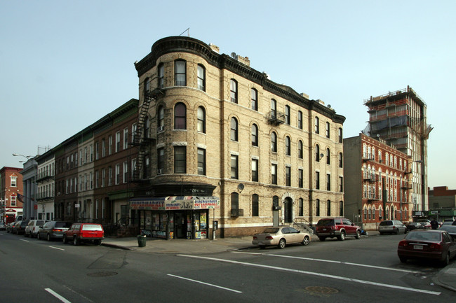 989 Bedford Ave in Brooklyn, NY - Building Photo - Building Photo