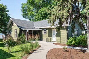 438 W Stansifer Ave in Clarksville, IN - Building Photo