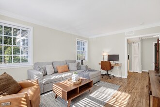 6 W 51st St in Savannah, GA - Building Photo - Building Photo